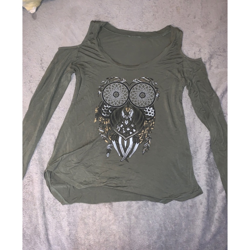 open shoulder long sleeve shirt